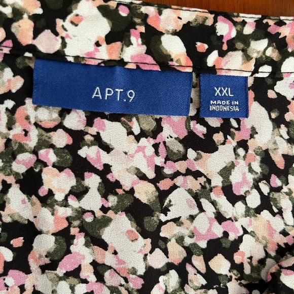 Apt. 9 Black/Pink/White Floral V-neck Tank - EUC - Picture 14 of 14